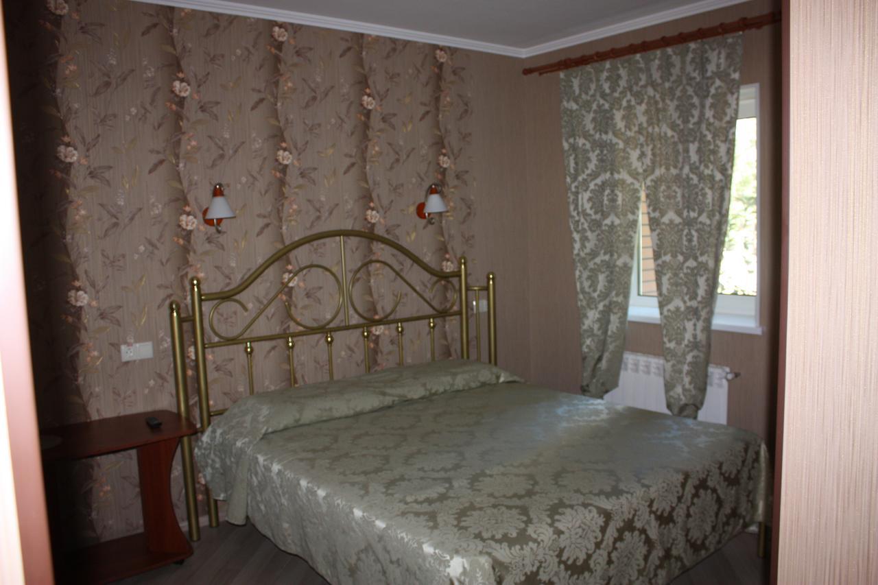 Hotel Gostynnyi Dvir Bucea Cameră foto