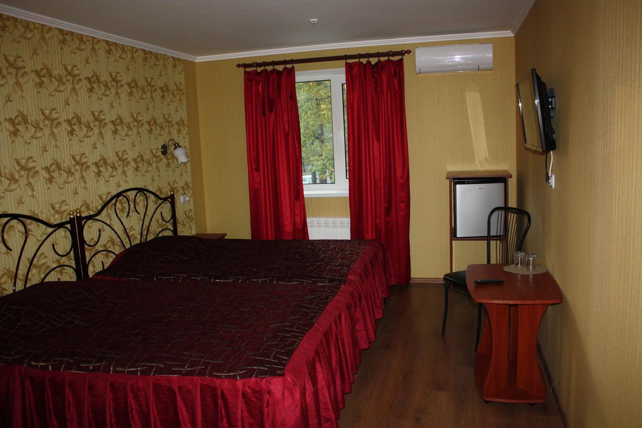 Hotel Gostynnyi Dvir Bucea Cameră foto