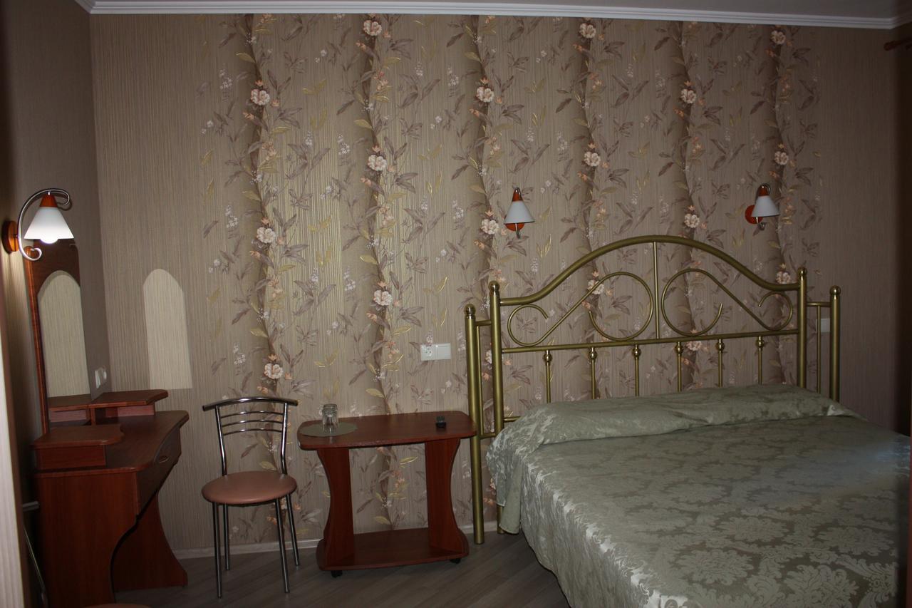 Hotel Gostynnyi Dvir Bucea Cameră foto