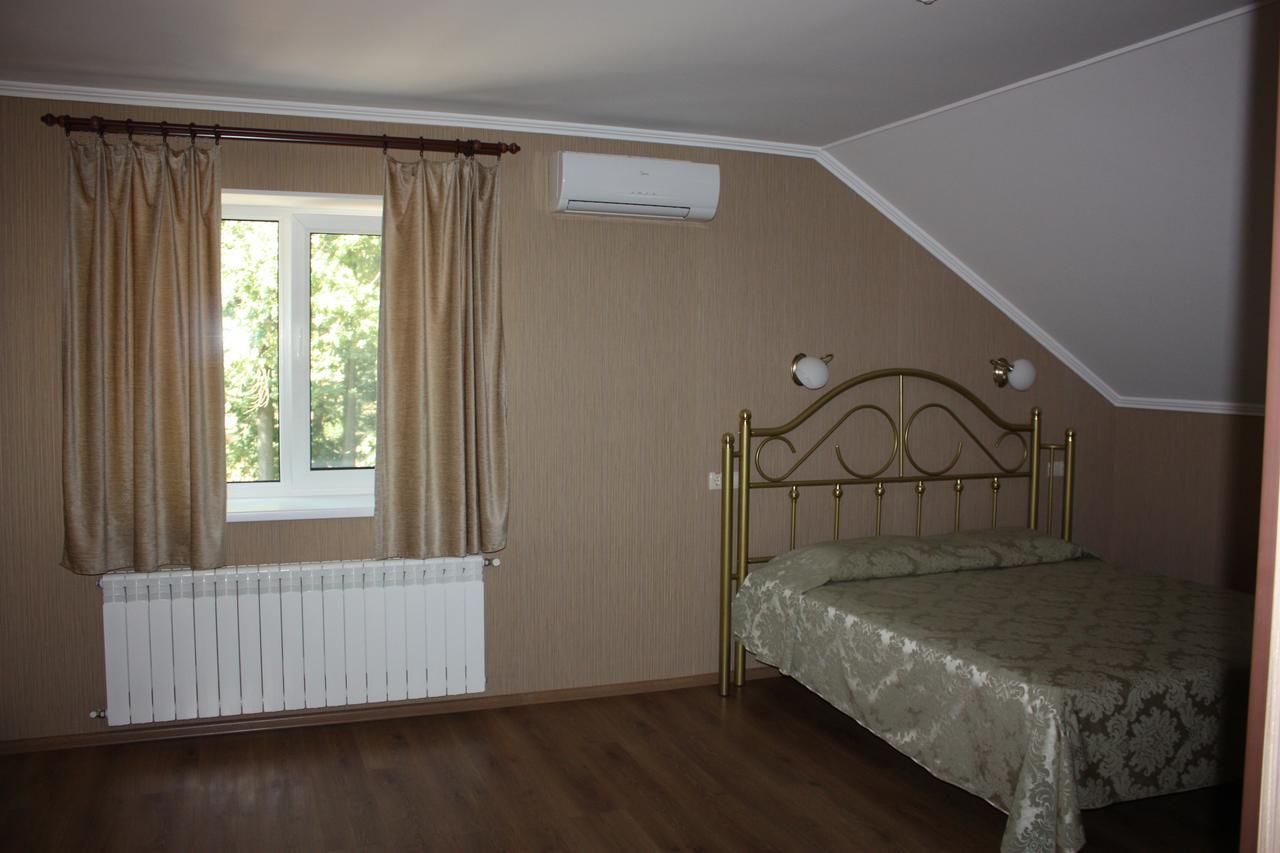 Hotel Gostynnyi Dvir Bucea Exterior foto