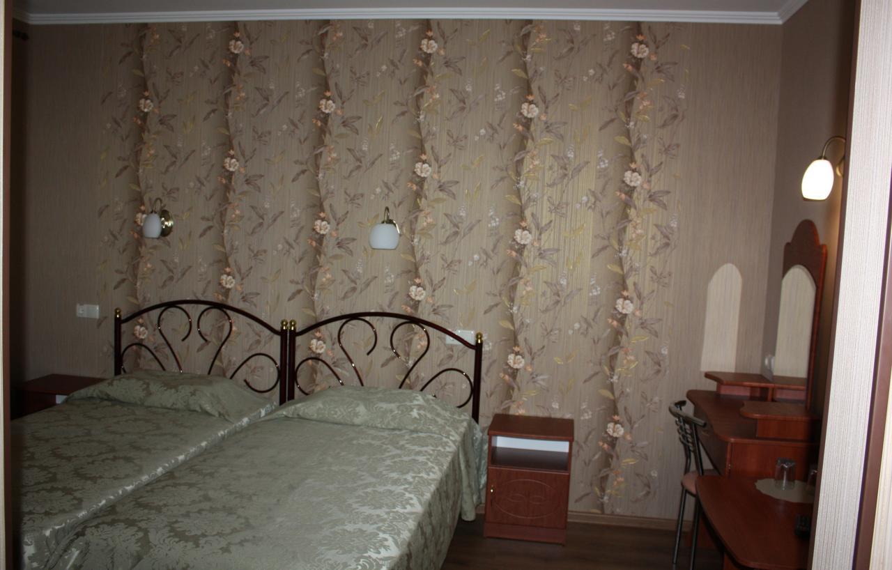 Hotel Gostynnyi Dvir Bucea Cameră foto